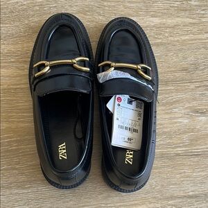 Zara women’s Buckled Loafers - new with tags